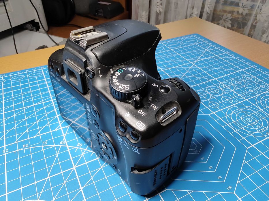Lustrzanka Canon EOS 1000D body sprawna