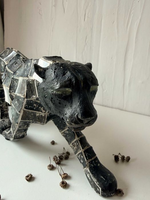 Pantera. Rzeźba w stylu afrykańskim. Figurka. Figura. Dziki kot.