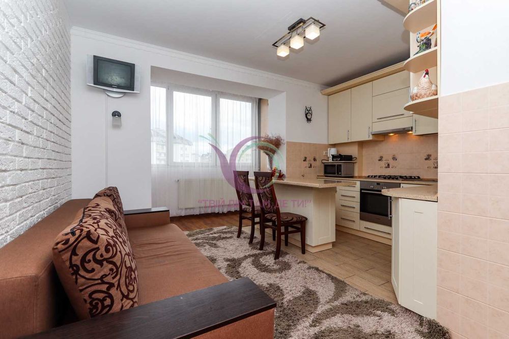 2-к. квартира з і/о, ремонтом та меблями за вул. Миколайчука