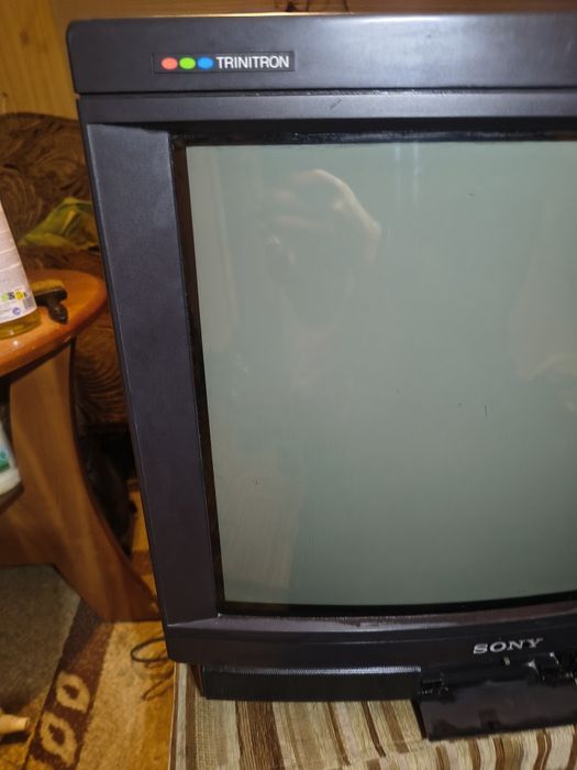 Telewizor Sony Trinitron KV-2184MT (21") – idealny do retro PS1/Pegasu