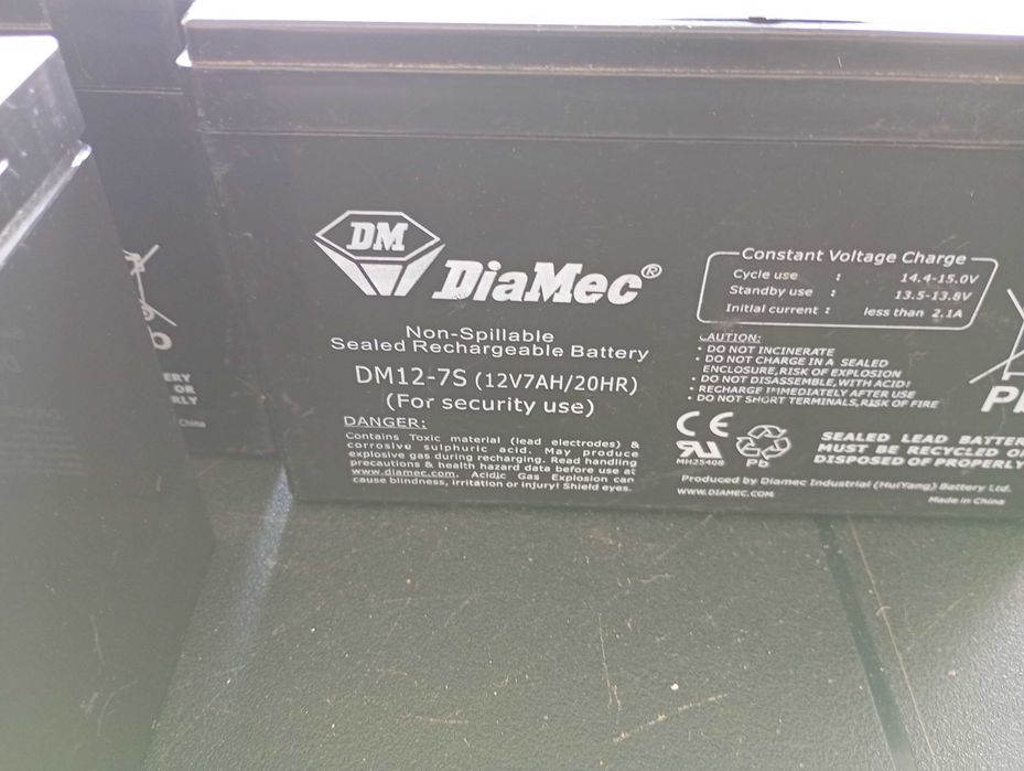 Baterias 12 v em estado de novo