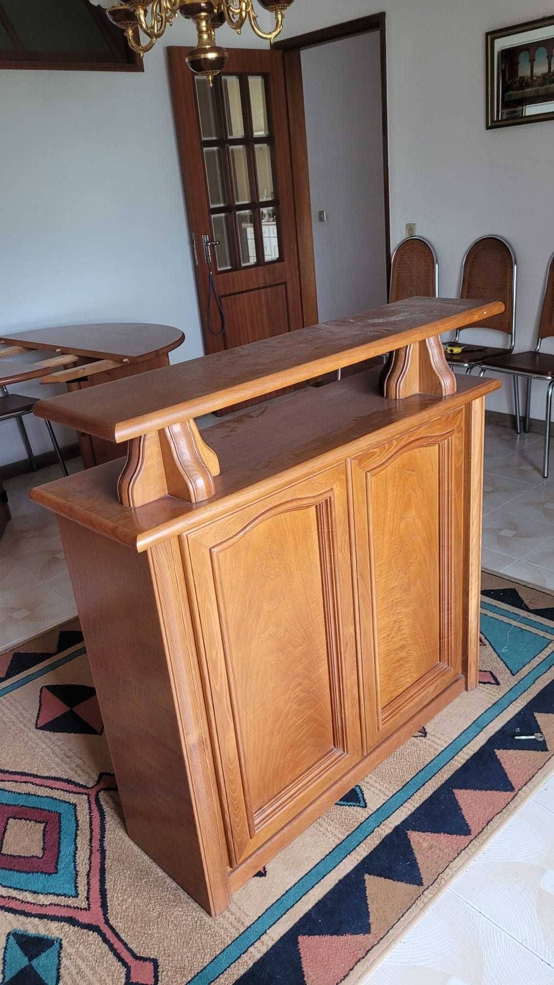 Tribuna Púlpito Balcão Atendimento Consola