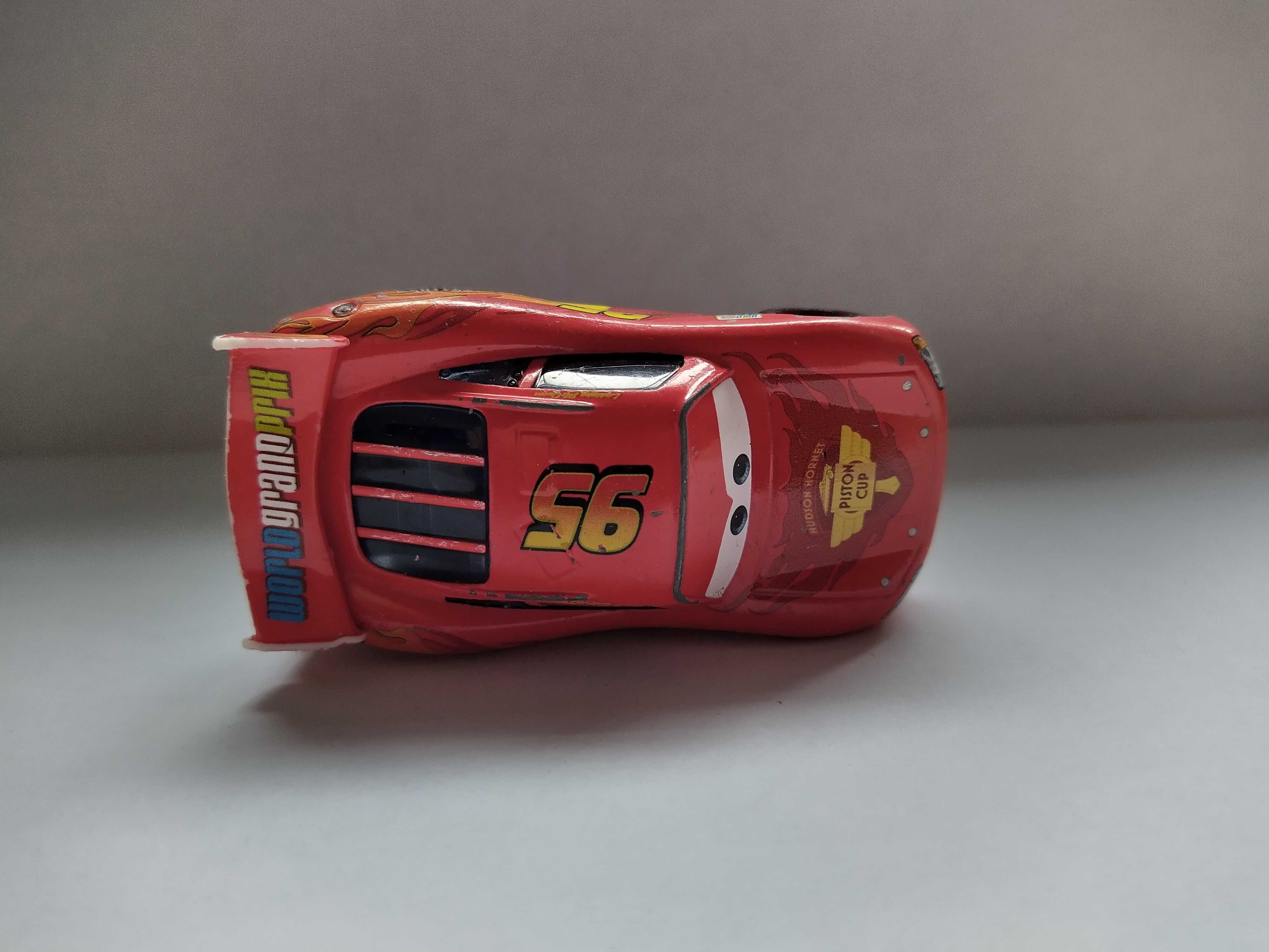 Auta Cars - Zygzak McQueen Piston Cup - Disney/Pixar Mattel