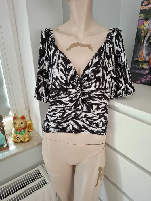 XL 42 czarna biała krótka bluzka crop top animal print zebra dekolt v