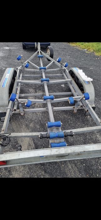 Atrelado rodado duplo para Barcos ate 7 metros