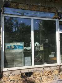 Продам металлпластиковые окна с роллетами в хорошем состоянии