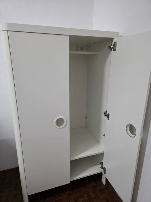Roupeiro ikea criança