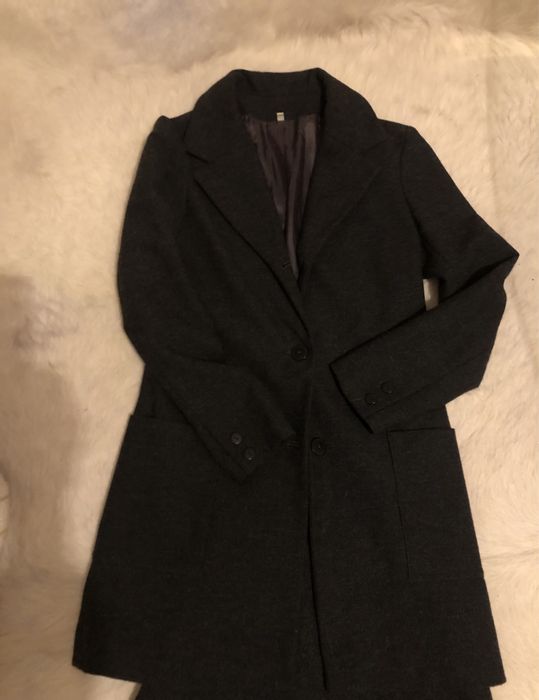 Conjunto mini saia casaco comprido, com botões usado