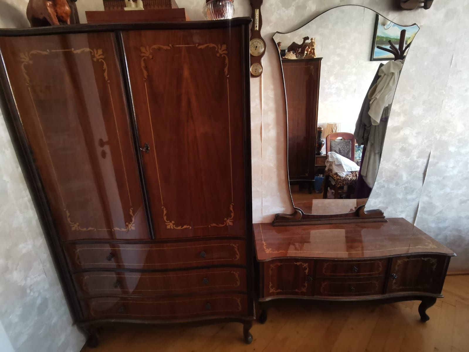 Komoda  z litego drewna gięte połysk, wzór