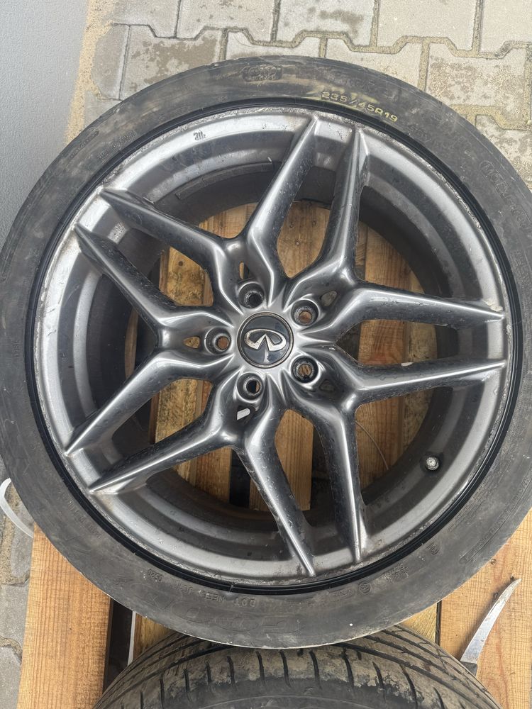 Sprzedam felgi Infiniti Q30 QX30 19 cali 5x112 Et 43.5