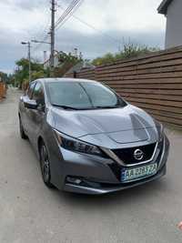 Nissan Leaf ze1 2018 рік