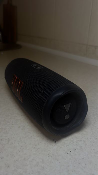 Продам jbl charge 5