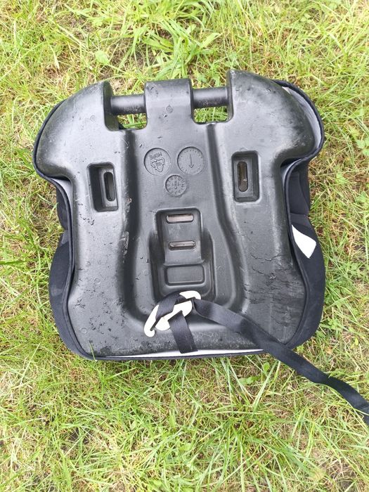 Podstawka dla dziecka do samochodu