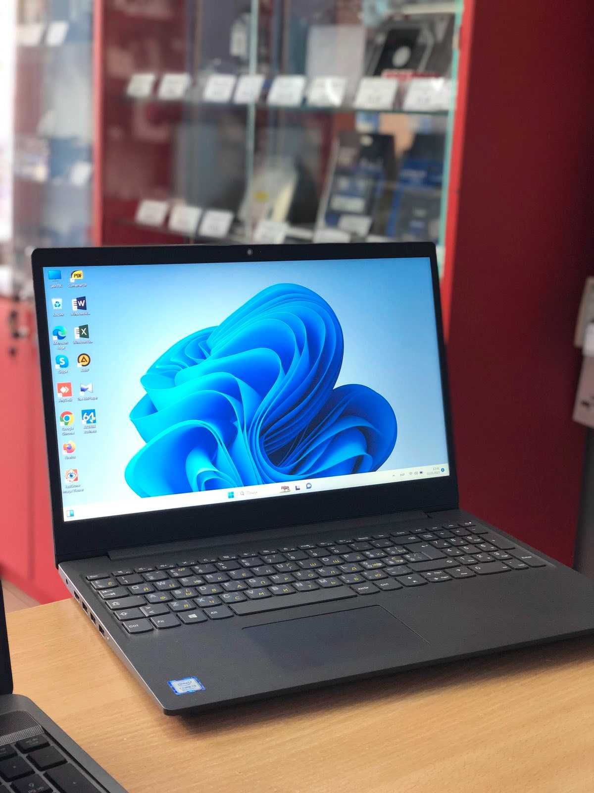 Ноутбук Lenovo V15-IKB