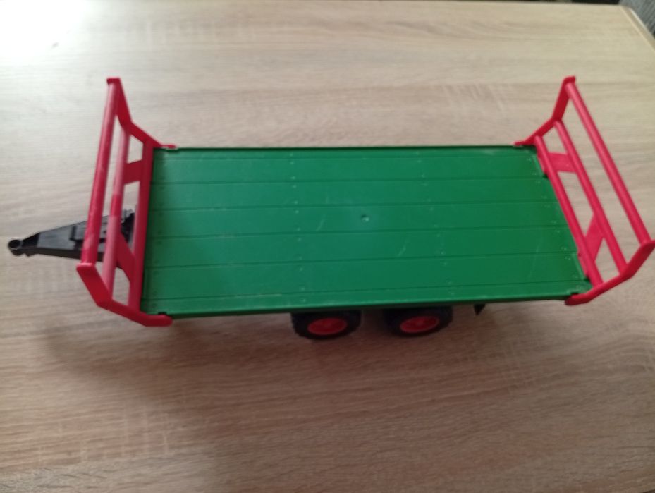 Zabawka przyczepa na baloty Bruder