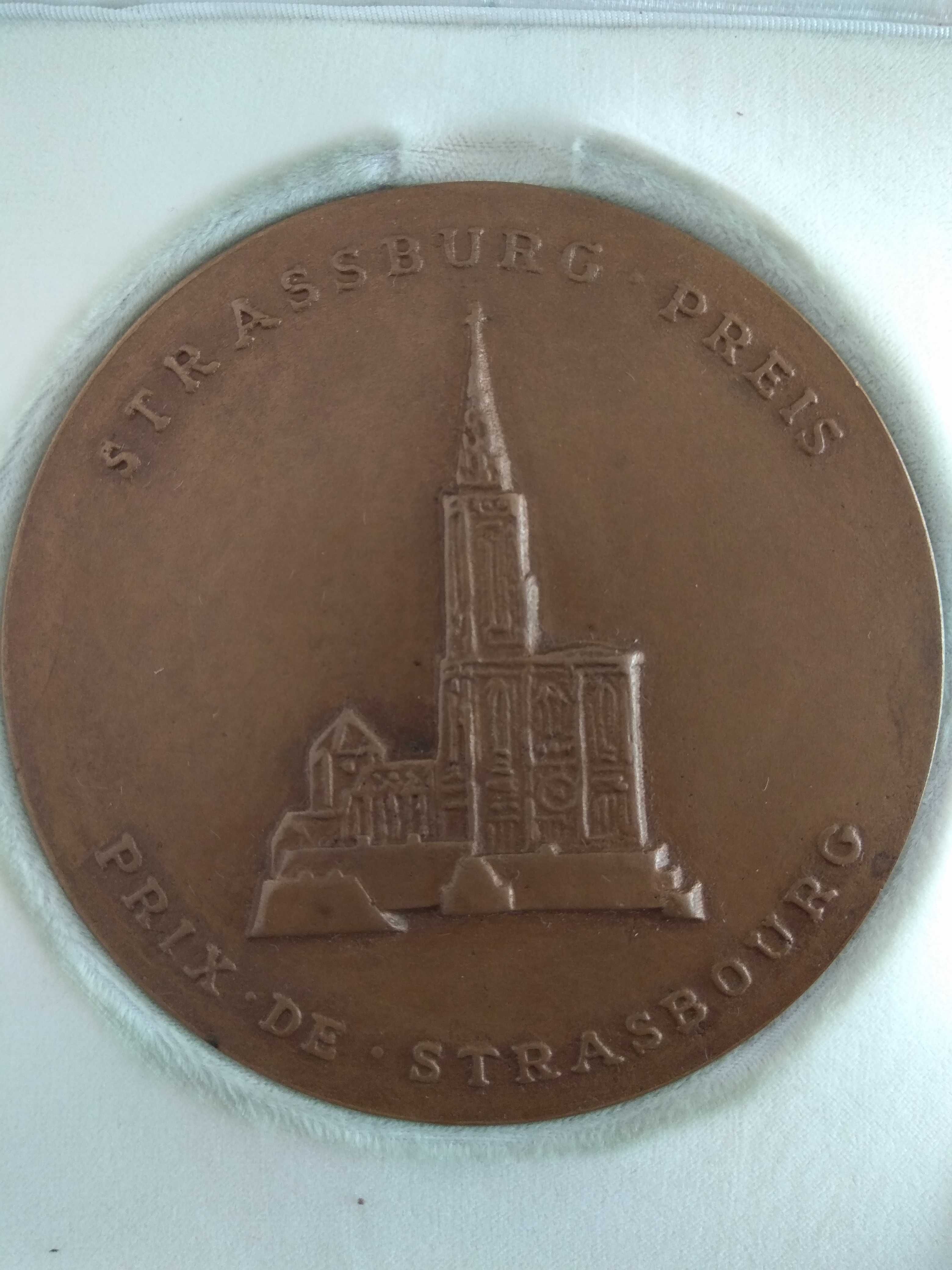 Alfred Toepfer.Duży medal z brązu. Prix Strasbourg 1966. W Etui.