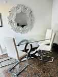 Mesa de jantar chanel em vidro +4 cadeiras incluídas  180€