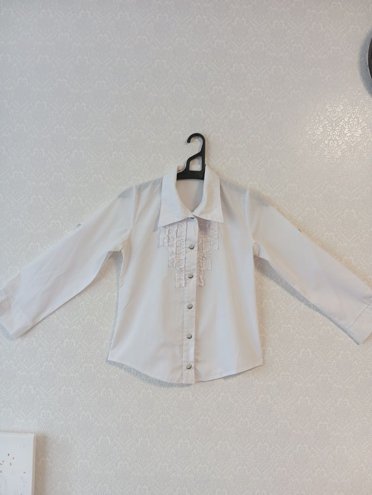 Блуза для дівчинки 146 розмір