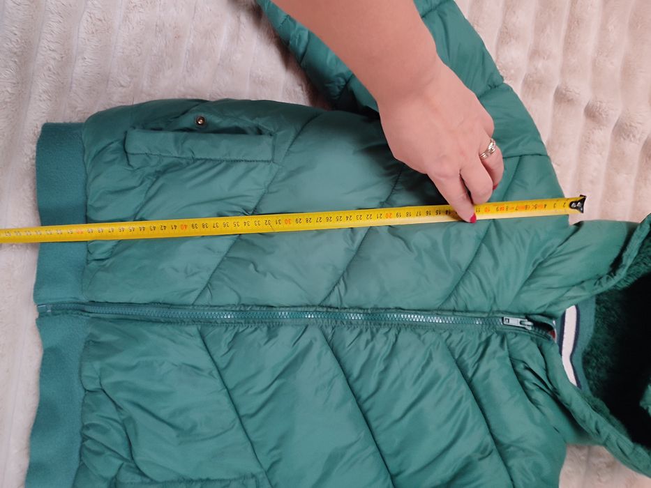 Zimowa kurtka chłopięca, ocieplana r.140