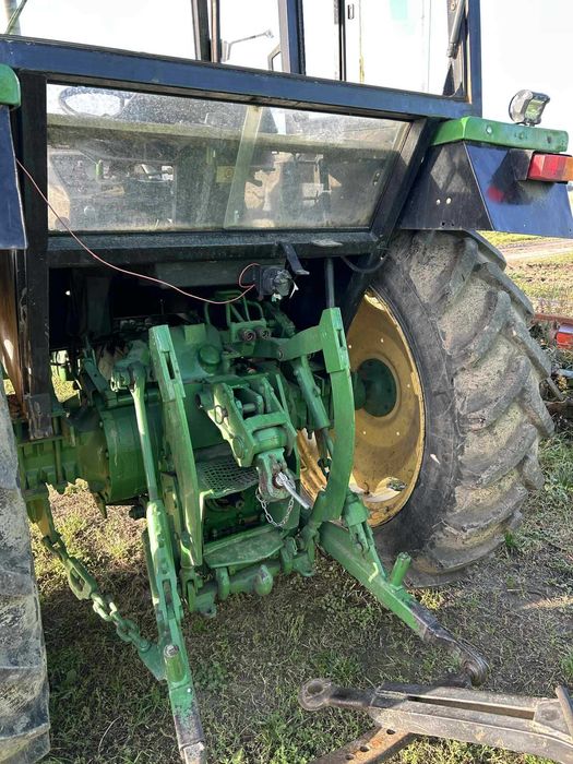 Ciągnik JOHN DEERE 2140