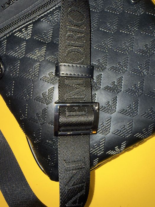Продається оригінальна сумка Emporio  Armani.