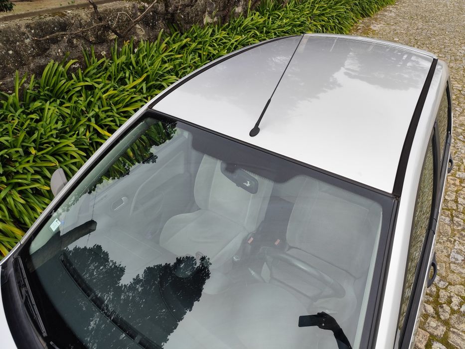 Ford Fiesta 1.4 Ghia TDCI 2003, carro em bom estado geral