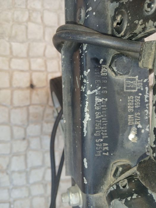 Atrelado em chapa de alumínio basculante