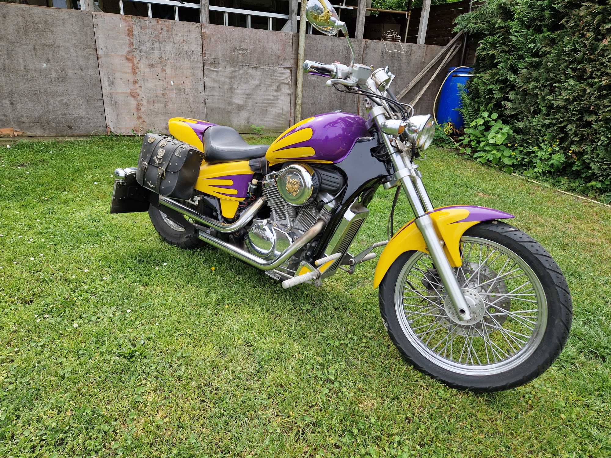 Honda Shadow VT600 Custom