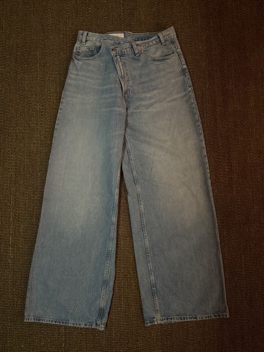 Kultowe jeansowe dzwony Zara z ukośnym suwakiem, roz. 42