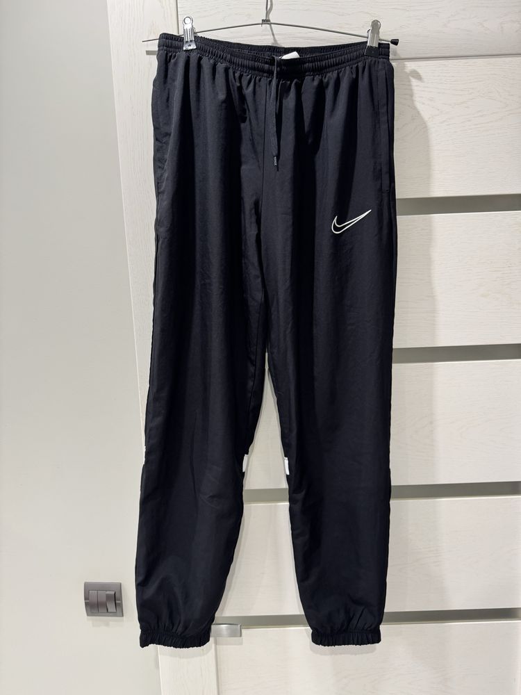 Nike swoosh jordan штани