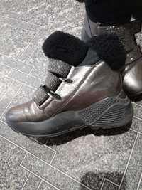 Зимние ботинки женские