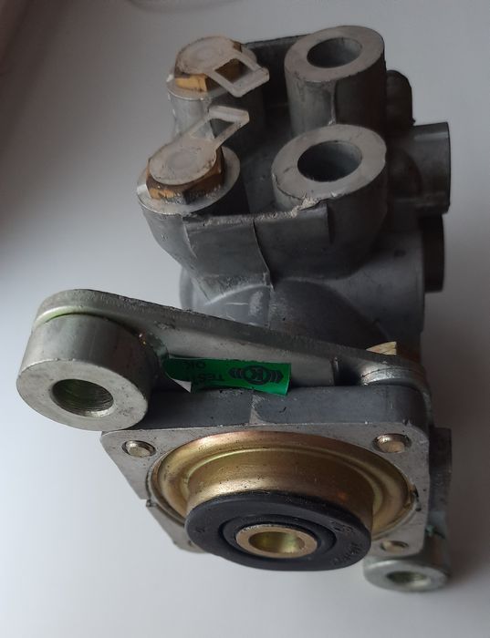 Гальмівний кран автобусів БАЗ А 081, Еталон, Ashok Leyland