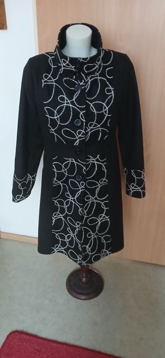 Płaszcz wełniany czarno-bialy