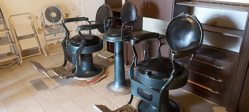 Conjunto de 3 cadeiras barbeiro mais de 50 anos