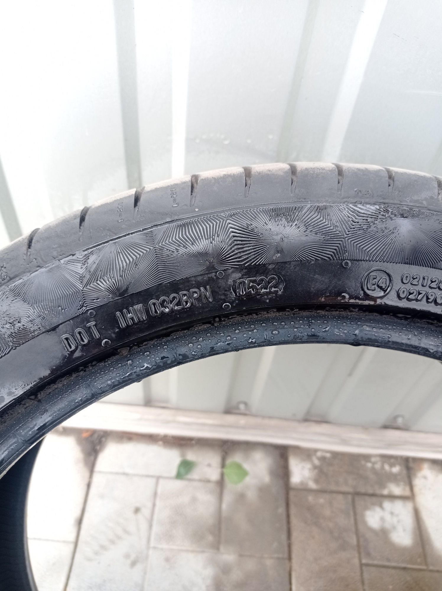 Продам к-т резини CONTINENTAL 225/45 R18