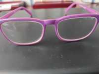 Хорошие очки для зрения +5 в розовой оправе.