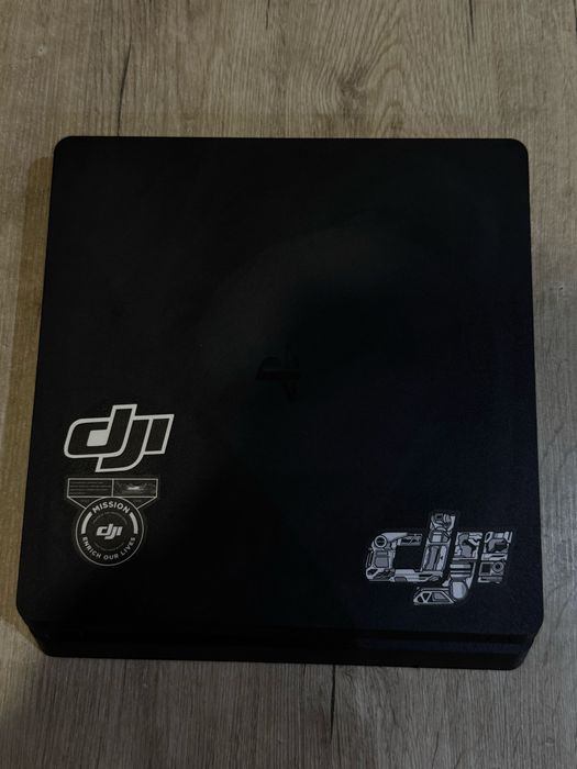 PlayStation 4 slim 500 GB