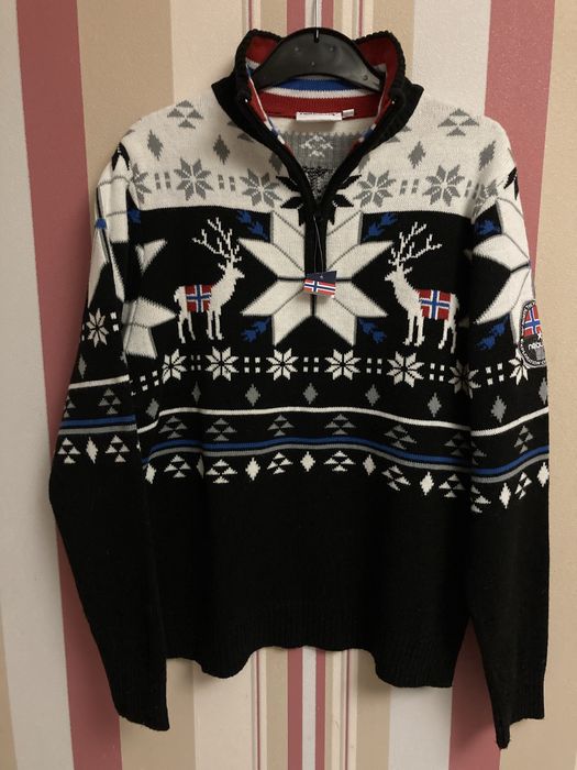 Мужской свитер в скандинавском стиле на Новый год.