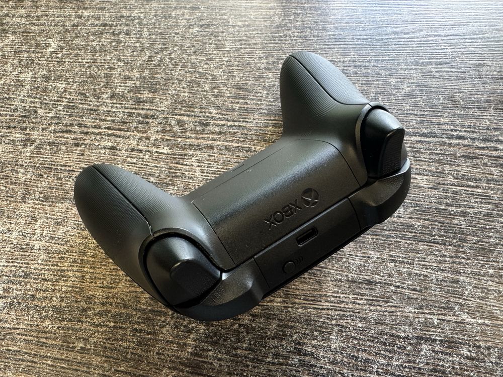 Pad Xbox Series S/X 1914 + pudełko