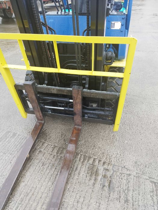 Wózek widłowy Komatsu 1.5 t LPG pozycjoner