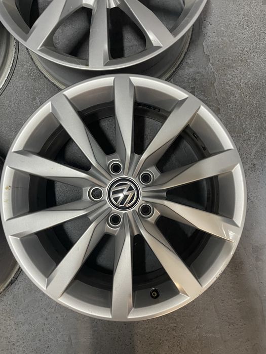 4x felga aluminiowa vw 5x112 17” 7J et49 golf