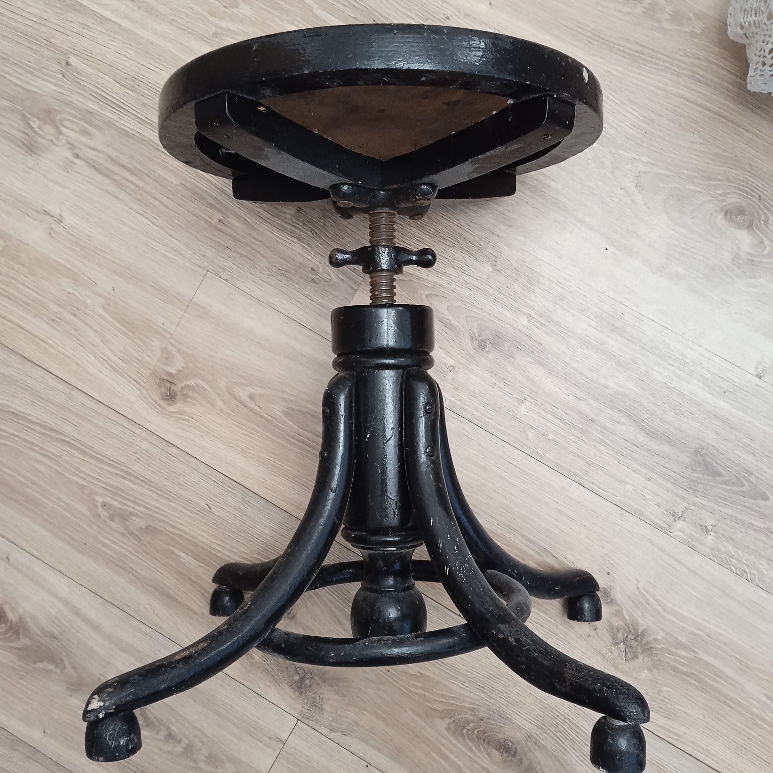 Taboret obrotowy Thonet do pianina, fortepianu początek XX wieku