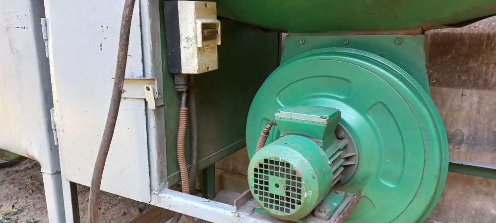 Stół spawalniczy z dmuchawą-silnik 380 V i rusztem - Atrakcyjna cena