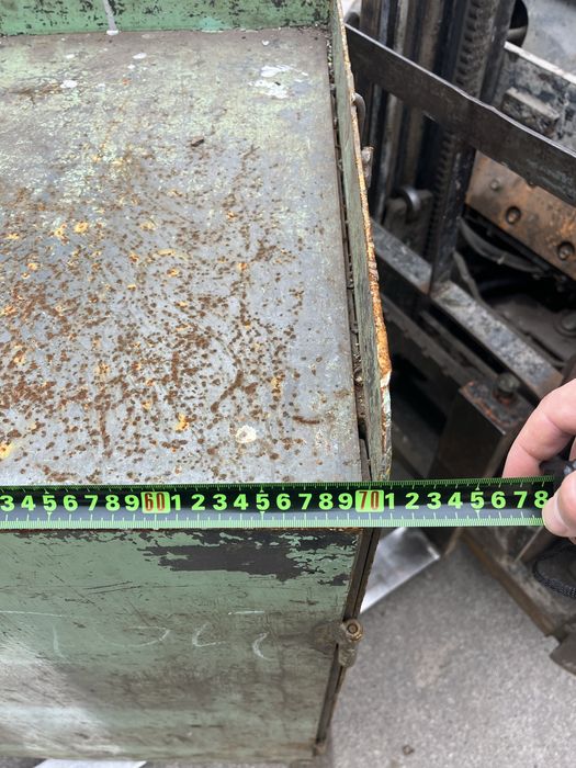 Шафа металева для одягу шкаф