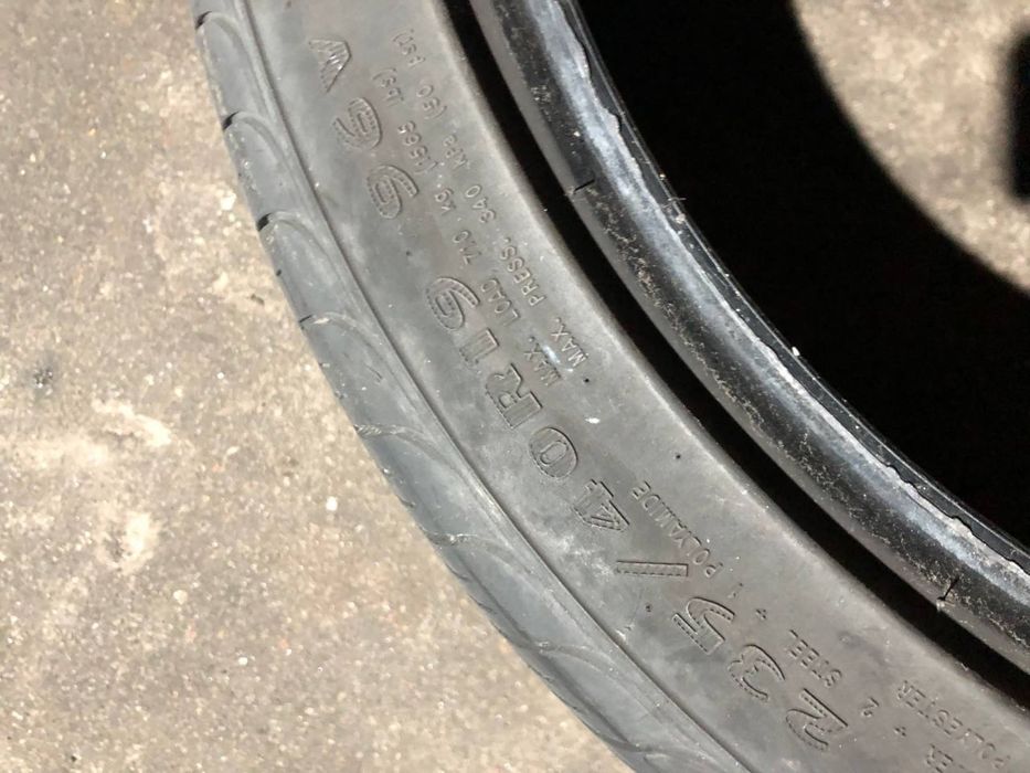 Пара зима/лето 235/40/19 goodyear