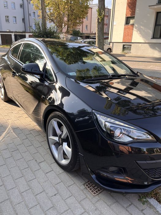 Opel Astra J GTC