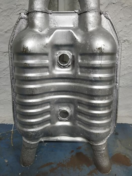 Tłumik Eberspacher środkowy oryginalny Audi A6 2.4,3.0,3.2 V6