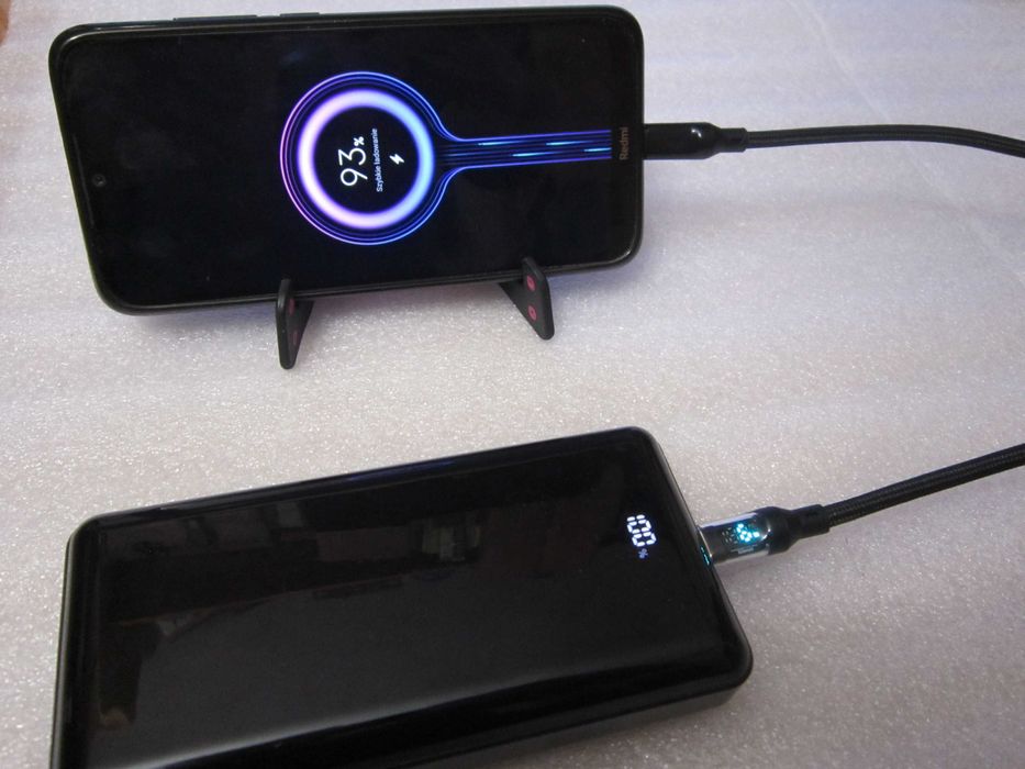 Power Bank PC3 99,9Wh z wyświetlaczem