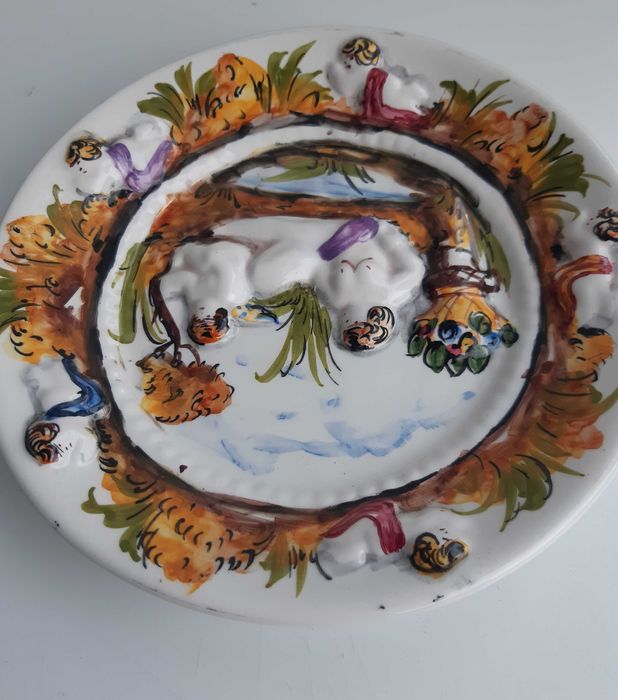 Prato Antigo em faiança Portuguesa