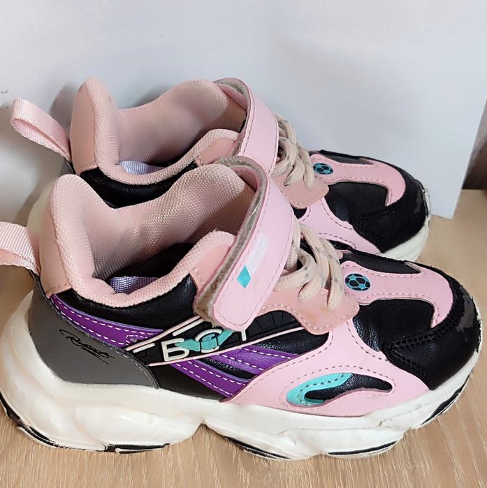 Кросівки для дівчинки